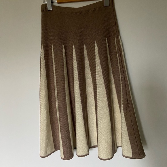 Vintage Brown and Cream Knit Skirt - Picture 2 of 2